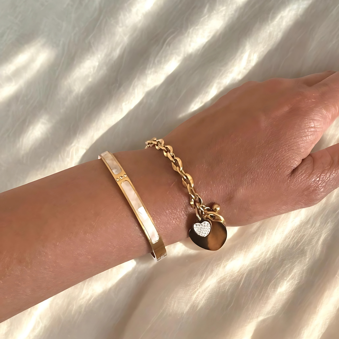 18k Gold waterproof jewellery and sweatproof jewellery Bracelet with gold heart - wrist image